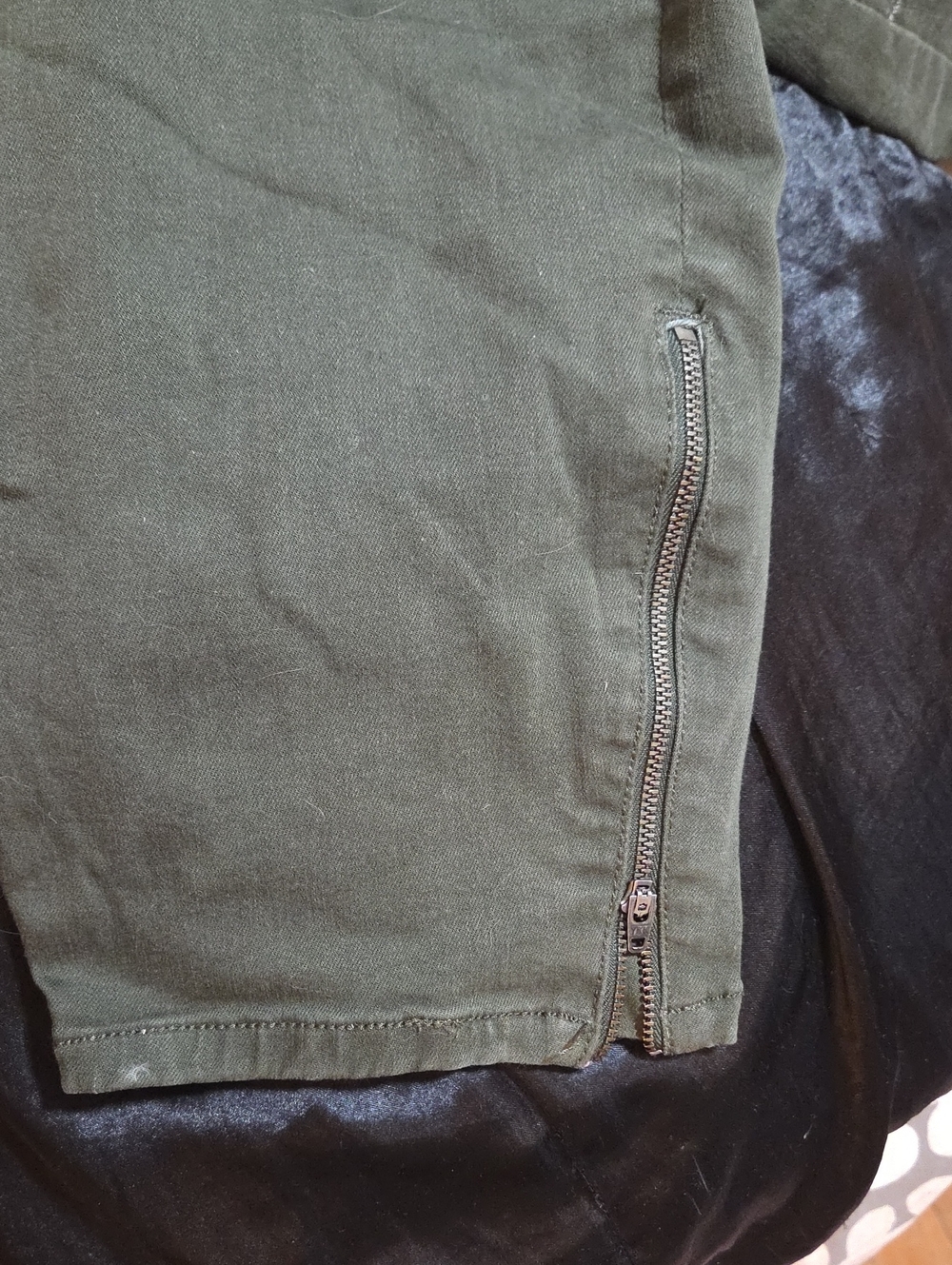 Women's Olive Green Straight-Leg Skinny Pants With Ankle Zip 24W - Picture 3 of 3